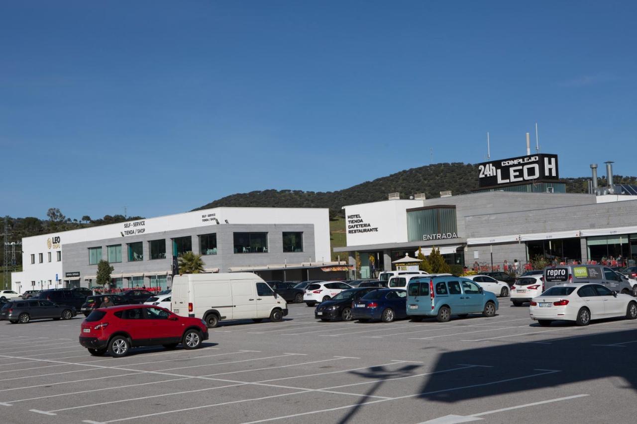 Complejo Leo 24H Hotel Monesterio Exterior photo
