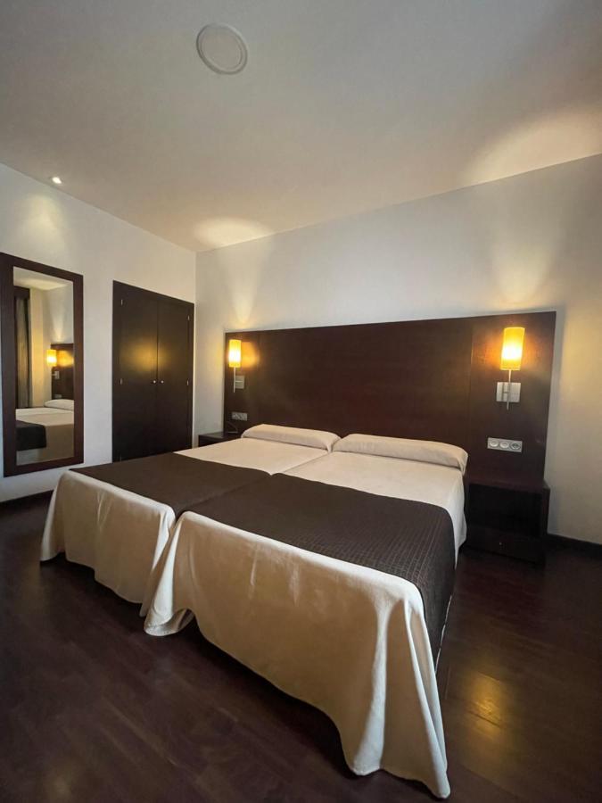 Complejo Leo 24H Hotel Monesterio Exterior photo